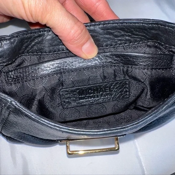 Michael Kors Black Crossbody Bag with Gold Clasp - Picture 2 of 15